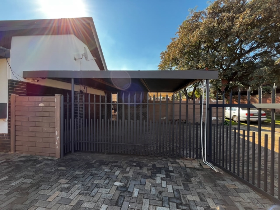 3 Bedroom Property for Sale in Flamwood North West